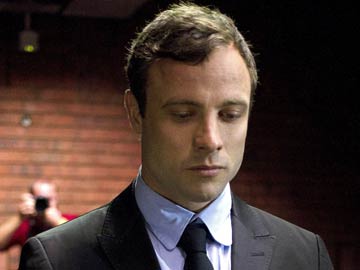 Oscar Pistorius served papers with two more gun charges 
