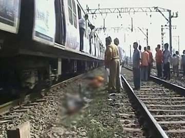 4 railway employees run over by train in Maharashtra