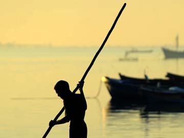 20 Tamil Nadu fishermen arrested by Sri Lankan Navy