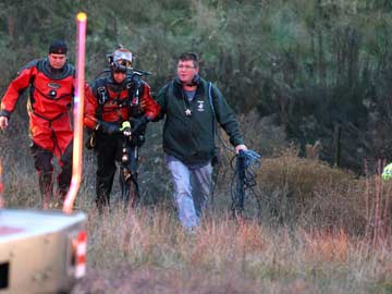 Frantic rescue for five kids trapped in US car crash