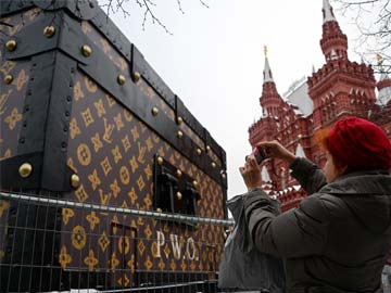 Moscow says Louis Vuitton doesn't go with Red Square
