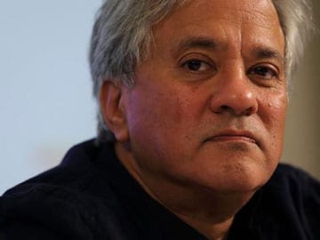 Sculptor Anish Kapoor brings new stone works to old Istanbul