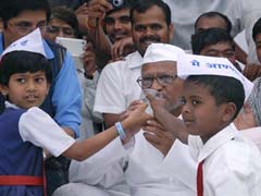 Historic Lokpal Bill passed in Lok Sabha, Anna Hazare ends fast