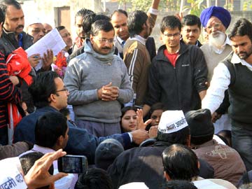 Ghaziabad: Arvind Kejriwal holds Janta Darbar outside his flat