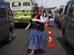 Bolivian city hires 'cholita' traffic policewomen