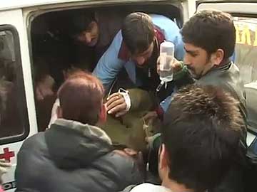 One policeman killed, two injured in militant attack near Srinagar