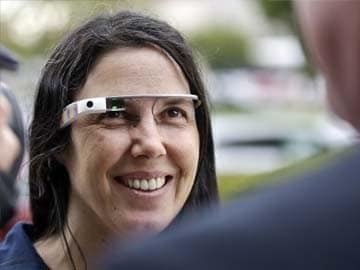 In first, US woman denies Google Glass driving charge