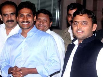 Jagan Mohan Reddy meets Akhilesh Yadav; gets Samajwadi Party support against Telangana