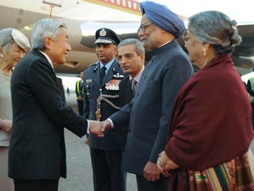 Japanese Emperor meets with top Indian leaders