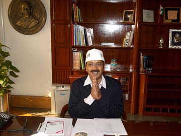 On day one in office, Arvind Kejriwal works six hours, transfers nine senior bureaucrats