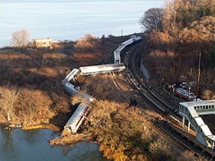 New York train derails, four dead and 67 injured