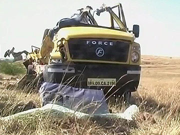 Six school children, driver killed in Maharashtra accident