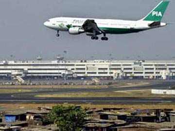 Foodie pilot delays flight for sandwiches