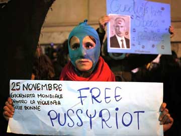 Amnesty to free Pussy Riot duo despite 'disgraceful' protest: Vladimir Putin