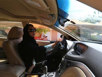 Saudi women in new drive to get behind the wheel