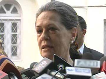 As ally Sharad Pawar takes dig at 'weak, indecisive leadership', Sonia Gandhi calls Congress meet