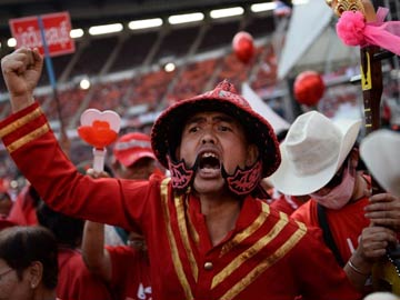 Thailand pro-government 'Red Shirts' vow election support