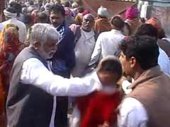 Akhilesh minister caught slapping a person on camera