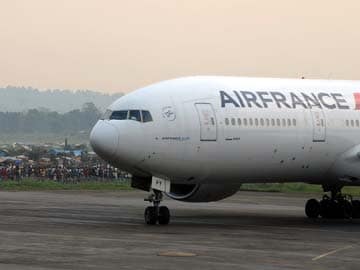 Venezuela suspends Air France flight after bomb warning