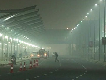 Delhi fog: flight operations resume after two-hour suspension