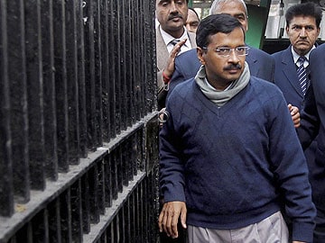 Ghaziabad: Five cops waited for 24 hours to guard Arvind Kejriwal, who again said 'No Thanks'