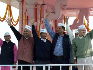 Arvind Kejriwal's swearing-in: Congress absent, BJP's Harsh Vardhan attends