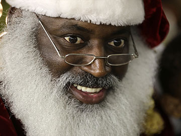 In diverse US, Santa Claus has many faces, races