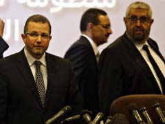 Egypt arrests Mohamed Morsi's ex-prime minister on his way to Sudan