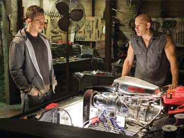 'Fast & Furious 7' delayed until April 2015