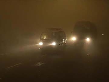 Delhi fog: 'Inside aircraft for 90 minutes'