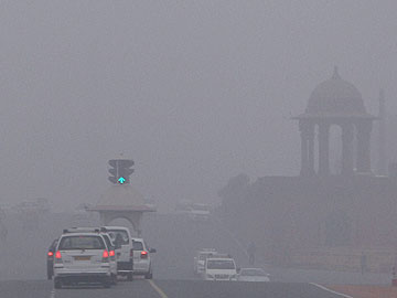 Delhi: Fog engulfs airport; over 100 flights affected