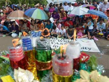 Indonesian Christians stage Christmas protest at palace 