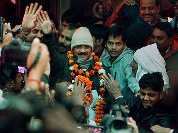 Arvind Kejriwal's father holds <i>havan</i> for his health