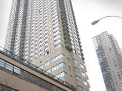 Man throws 3-year-old son, himself off roof of 52-storey building in New York