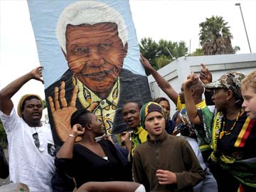 World leaders to honour Nelson Mandela as South Africa mourns