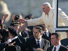 Pope Francis drawing crowds four times larger than predecessor