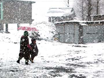 Gulmarg in Jammu and Kashmir records season's coldest night