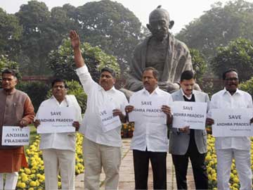 Chaos in Andhra Pradesh Assembly over Telangana 