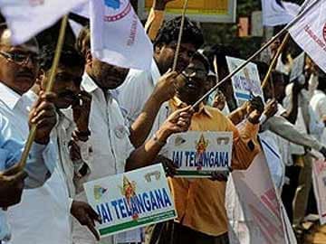 Telangana Bill presented in Andhra Pradesh Assembly amid ruckus, outside some MLAs tore and burnt copies