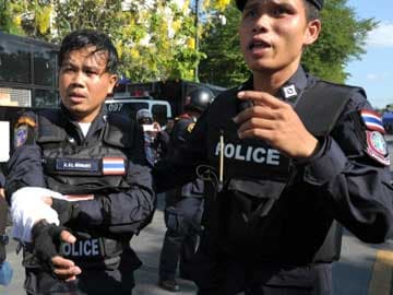 Roadside bomb kills four Thai soldiers