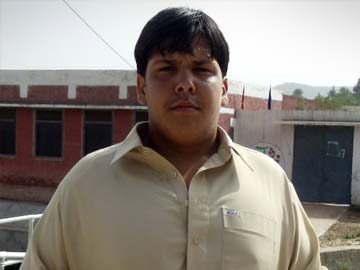 Nawaz Sharif approves award for teenage hero Aitzaz Hassan