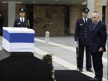 Israelis pay last respects to warrior-statesman Ariel Sharon