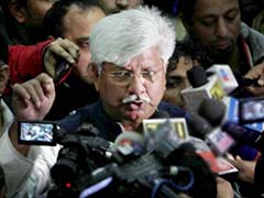 Congress MLA disrupts Arvind Kejriwal's press conference, calls AAP 'Radio Jhootistan'