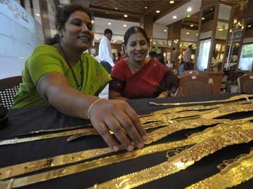 Kerala women's panel seeks limit on gold given at weddings