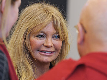 US actress Goldie Hawn gets Davos meditating