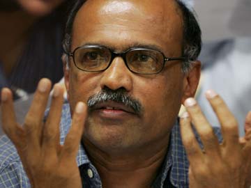 AAP's increasing problems: In Delhi Binny, in Bangalore Gopinath