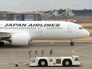 Japan Airlines Dreamliner hit by another battery problem