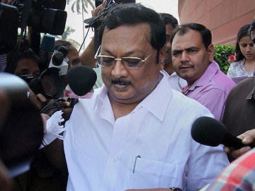 MK Alagiri suspended by his father Karunanidhi from DMK for indiscipline