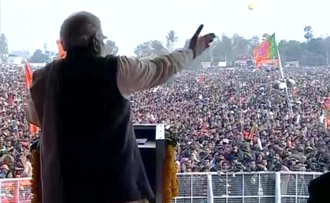 You're right. You can't turn UP into Gujarat, says Narendra Modi to Mulayam Singh Yadav