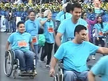 40,000 run for charity in the 11th Mumbai Marathon 